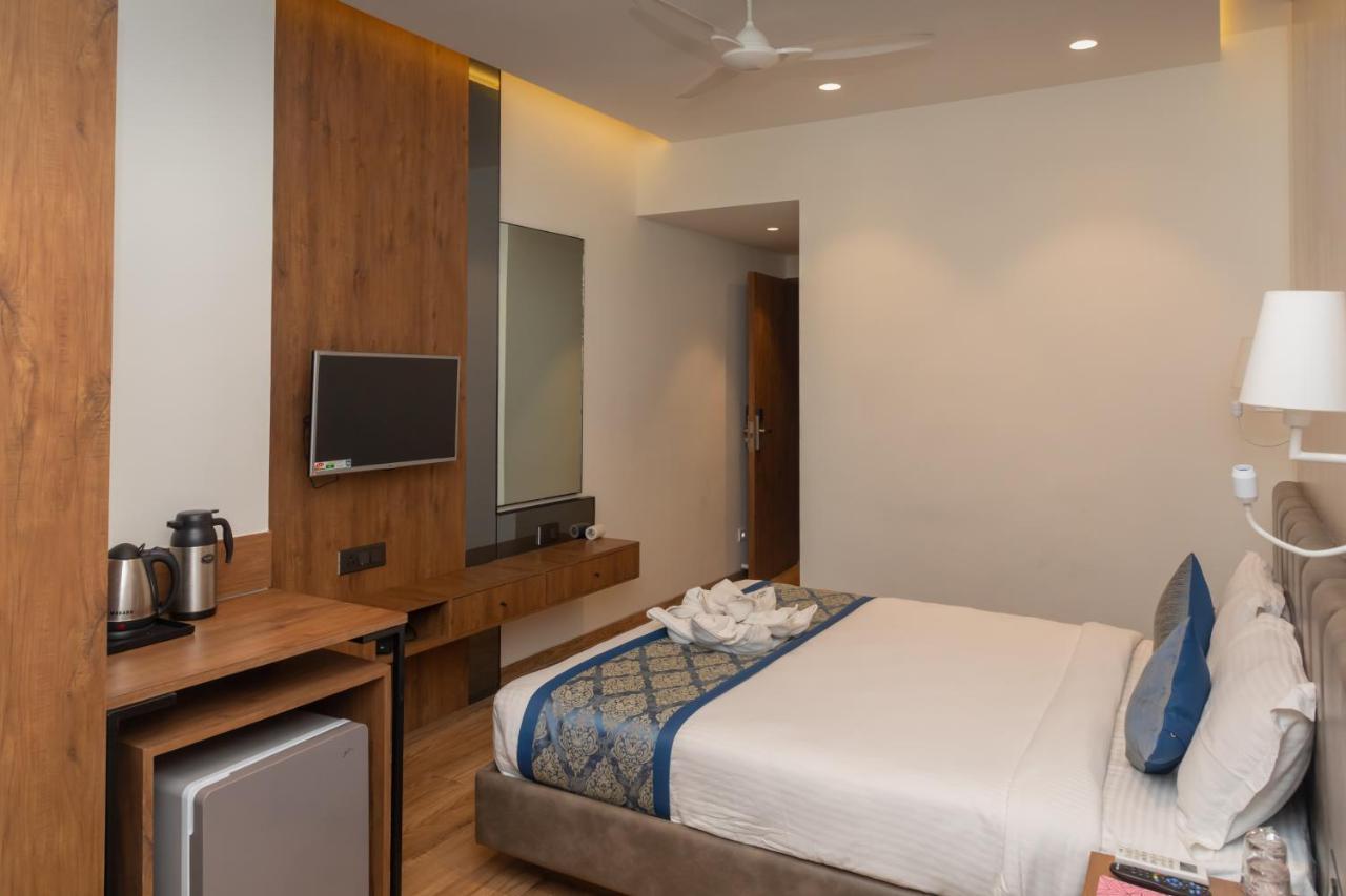 Pinnacle Grand Hotel Ahmedabad Exterior foto