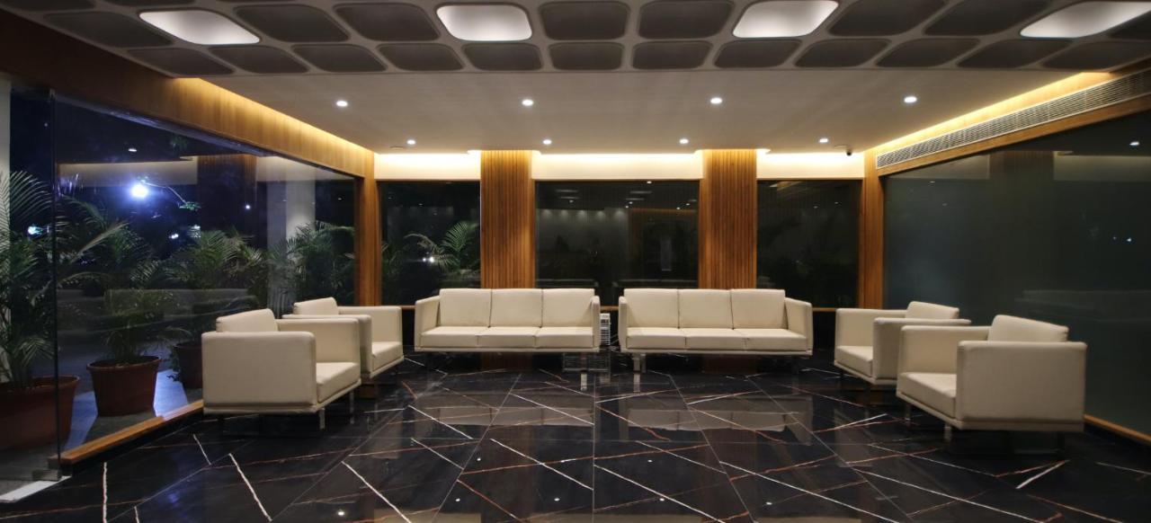 Pinnacle Grand Hotel Ahmedabad Exterior foto